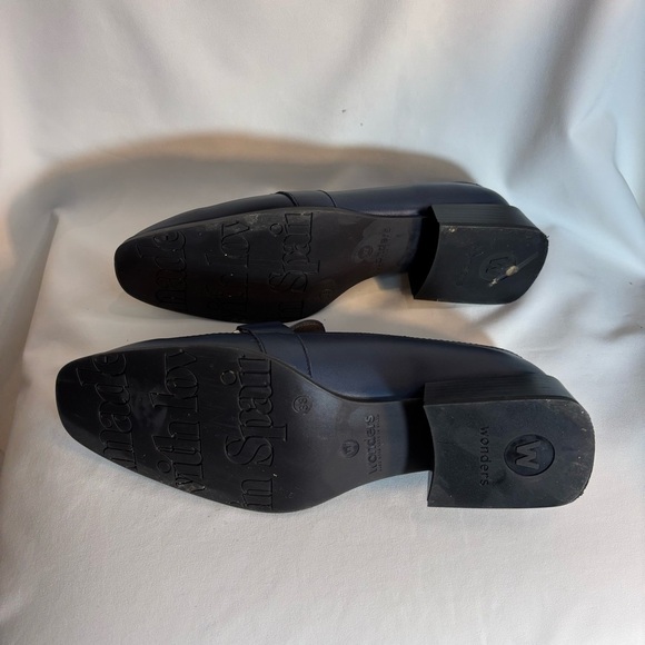 WONDERS Sz 38 Navy Blue Leather Classic Loafers Silver Toned Link Square Toe - Picture 9 of 11